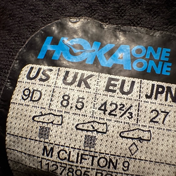 Men’s Clifton Hokas, size 9 - Picture 1 of 5